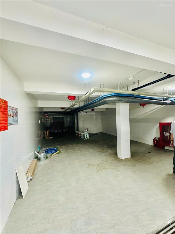 Cho thuê tòa nhà trường sa (6x17m)  thang máy  pccc, phù hợp làm spa, quận bình thạnh
