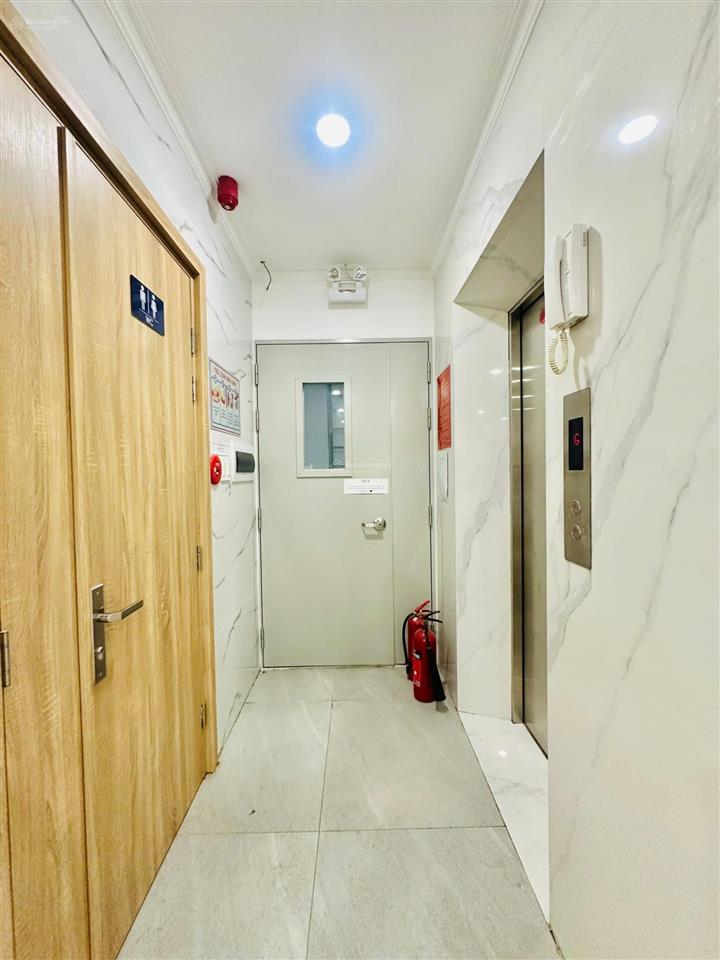 Cho thuê tòa nhà trường sa (6x17m)  thang máy  pccc, phù hợp làm spa, quận bình thạnh