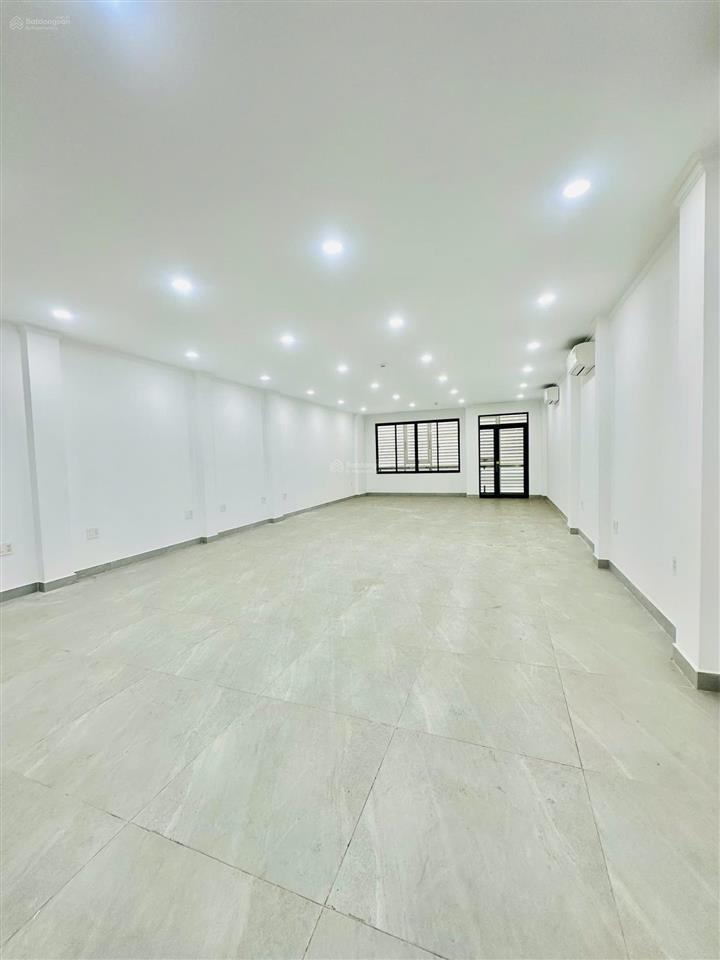 Cho thuê tòa nhà trường sa (6x17m)  thang máy  pccc, phù hợp làm spa, quận bình thạnh