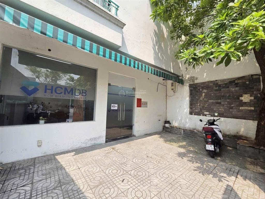 Cho thuê nhà góc 2 mặt tiền trần đình xu (392m²), phường cô giang, quận 1