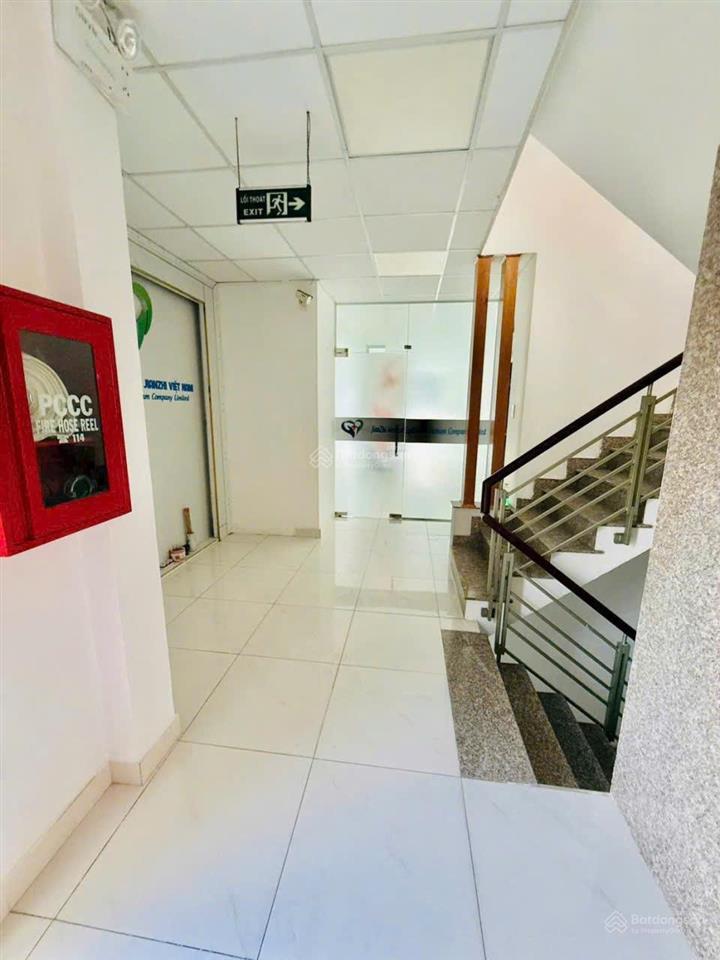 Cho thuê tòa nhà góc 2 mặt tiền k300 (792m2)  văn phòng, spa, quận tân bình