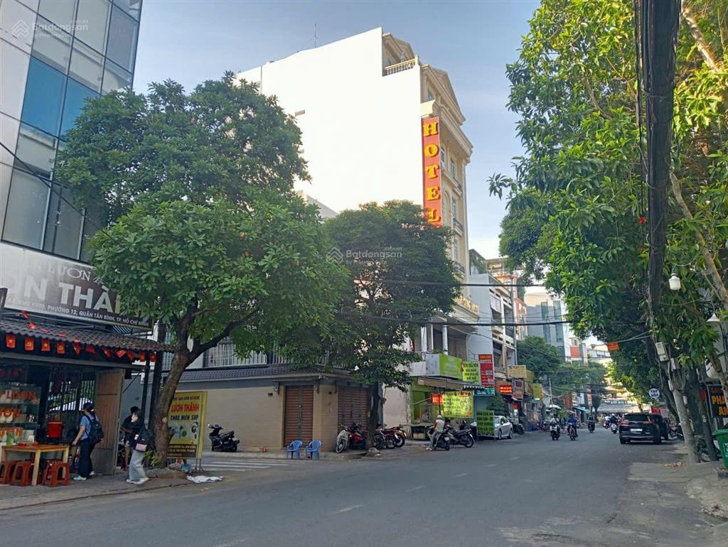 Cho thuê tòa nhà góc 2 mặt tiền k300 (792m2)  văn phòng, spa, quận tân bình