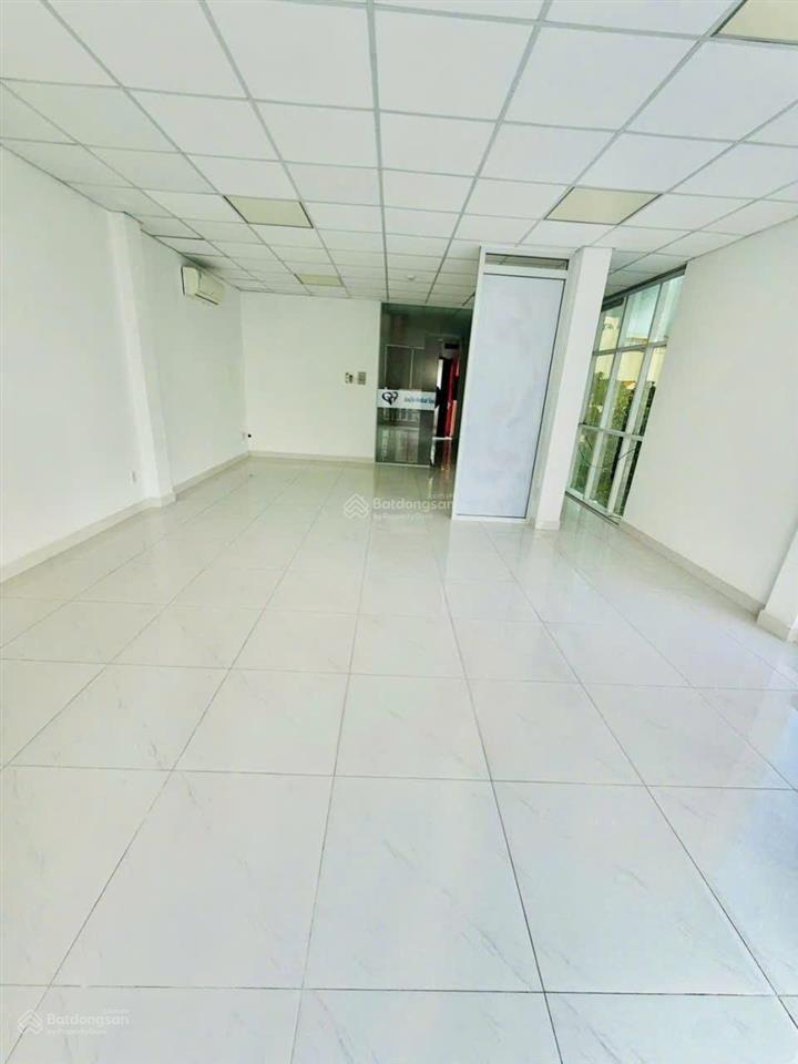 Cho thuê tòa nhà góc 2 mặt tiền k300 (792m2)  văn phòng, spa, quận tân bình