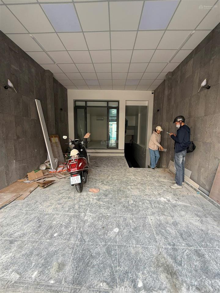 Cho thuê tòa nhà trần bình trọng (700m2), quận bình thạnh