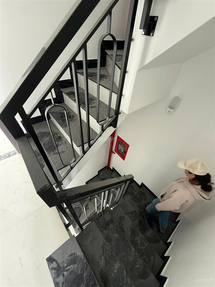 Cho thuê tòa nhà trần bình trọng (700m2), quận bình thạnh