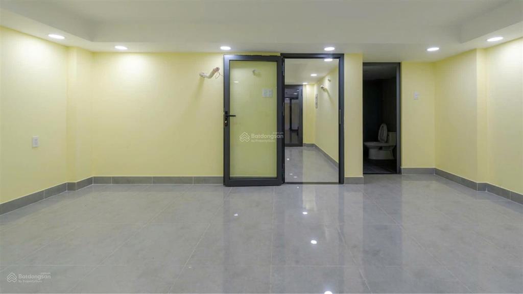 Cho thuê tòa nhà lý thường kiệt (900m), thang máy pccc, quận 10