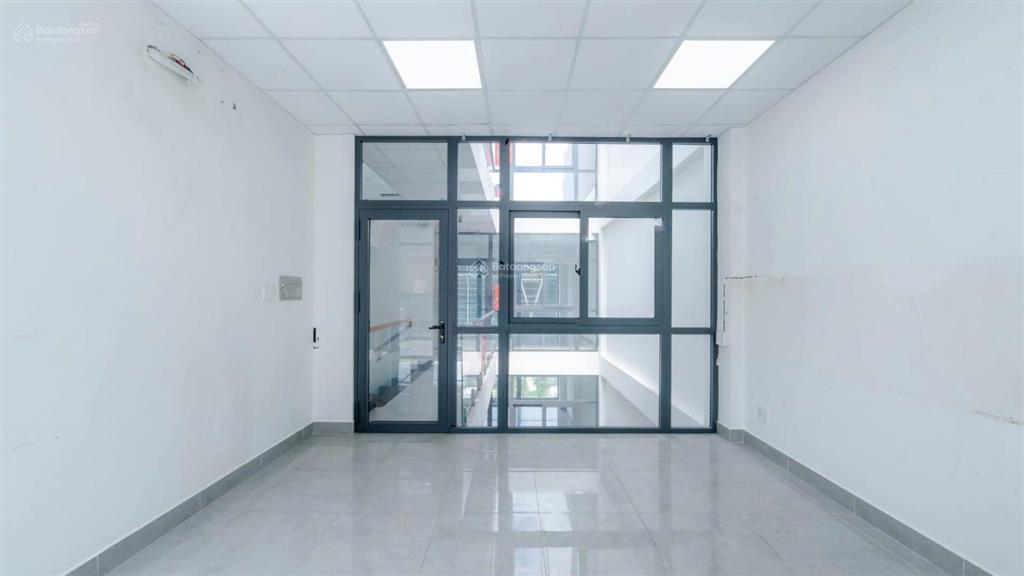 Cho thuê tòa nhà lý thường kiệt (900m), thang máy pccc, quận 10