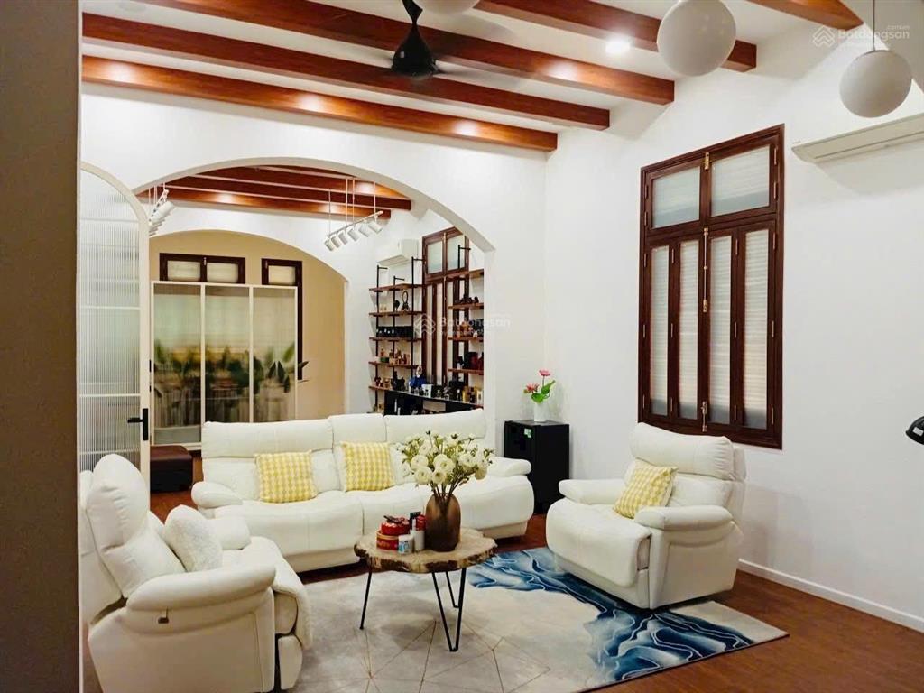 Cho thuê nhà hẻm xe hơi cao thắng (810m), diện tích lớn, quận 3
