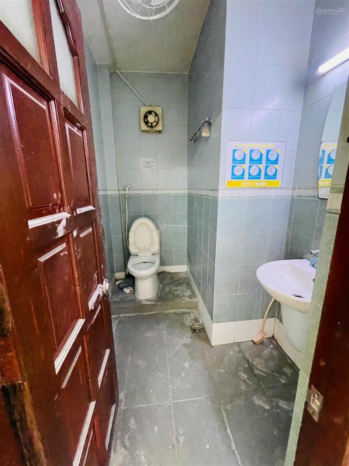 Cho thuê nhà góc 2mt hoa lan (800m), full trang thiết bị  thang máy pccc, quận phú nhuận