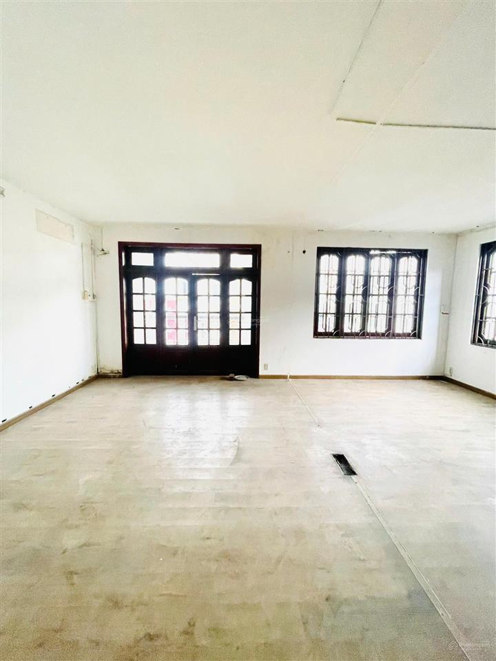 Cho thuê nhà góc 2mt hoa lan (800m), full trang thiết bị  thang máy pccc, quận phú nhuận