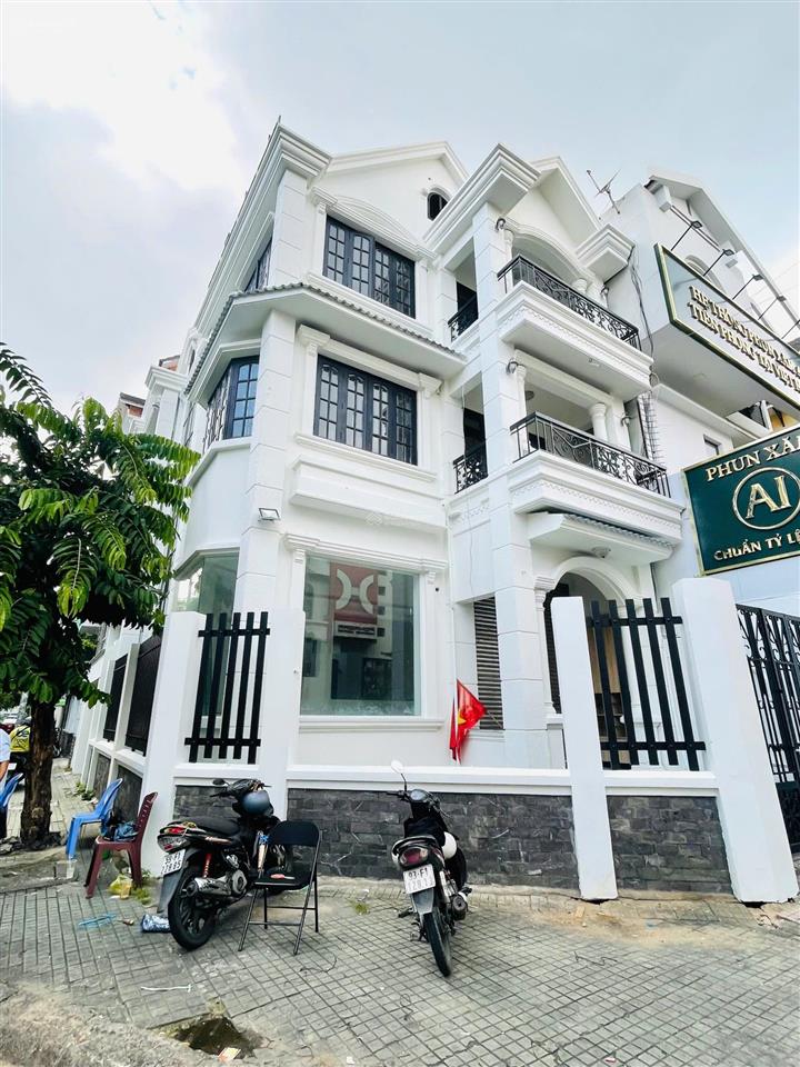 Cho thuê nhà góc 2mt hoa lan (800m), full trang thiết bị  thang máy pccc, quận phú nhuận
