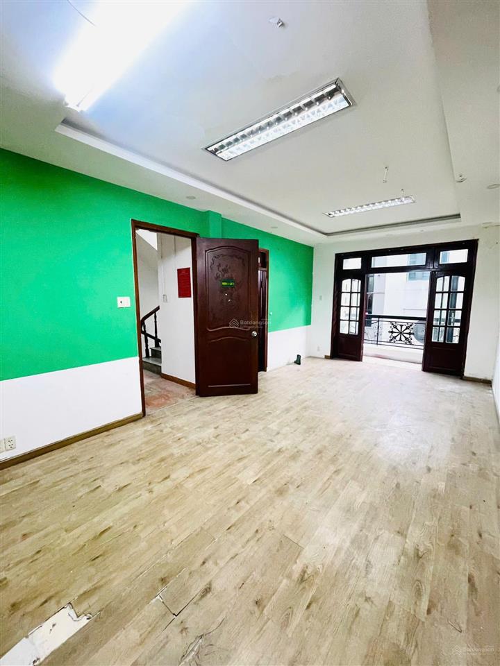 Cho thuê nhà góc 2mt hoa lan (800m), full trang thiết bị  thang máy pccc, quận phú nhuận
