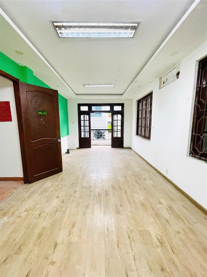 Cho thuê nhà góc 2mt hoa lan (800m), full trang thiết bị  thang máy pccc, quận phú nhuận