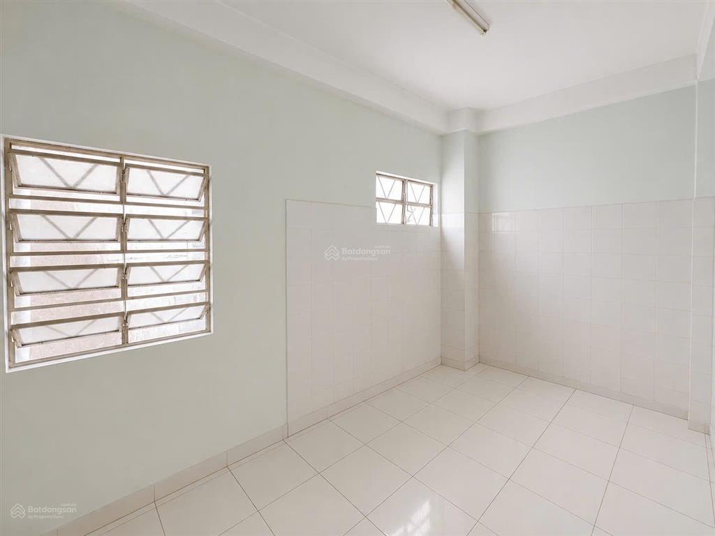 Cho thuê nhà nc 4.3m x 12m, trung tâm quận 11  tuệ tĩnh  tôn thất hiệp