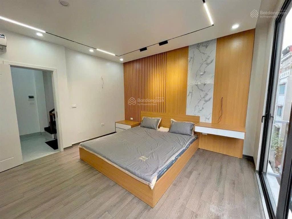 Nhà đẹp giáp bát  32m2  5 tầng  mặt tiền khủng  ô tô đỗ cửa  kinh doanh  gần phố