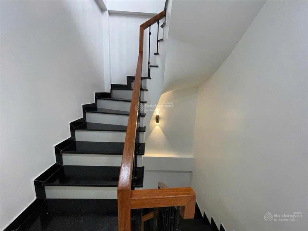 Nhà đẹp giáp bát  32m2  5 tầng  mặt tiền khủng  ô tô đỗ cửa  kinh doanh  gần phố