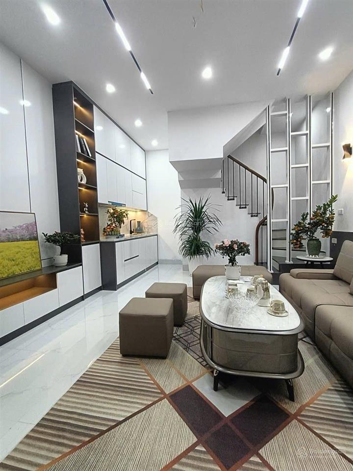 Siêu hiếm hoàng mai  26m2  5 tầng  4,5m mặt tiền  phân lô  ngõ rộng  gần phố