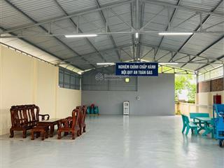 Gấp bán nhà xưởng dt 2100m2 ngay mặt tiền quốc lộ 1a vị trí sầm uất chợ bình chánh giá nhỉnh 48 tỷ