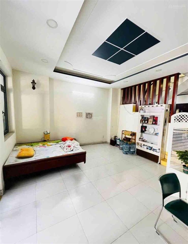 Gấp bán nhà ngang bề thế 5.5m đường 12m xe tải tránh ngay khu sầm uất nam hùng vương nhỉnh 6 tỷ