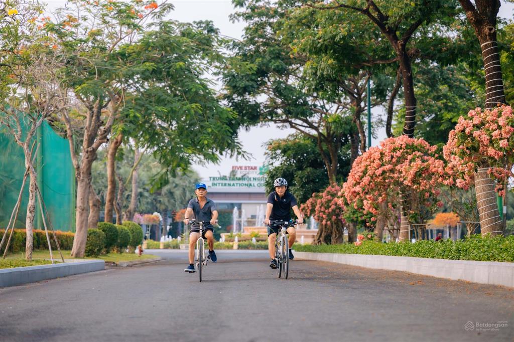 Shophouse trung tâm the royal  đón lượng khách từ cộng đồng cư dân hiện hữu