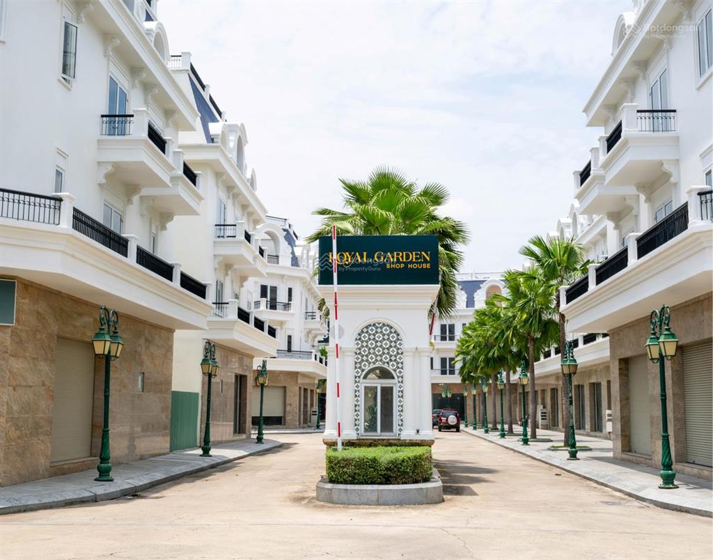 Shophouse trung tâm the royal  đón lượng khách từ cộng đồng cư dân hiện hữu