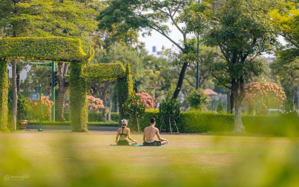 Shophouse trung tâm the royal  đón lượng khách từ cộng đồng cư dân hiện hữu