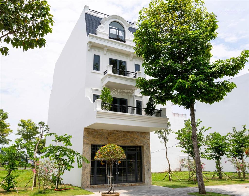 Độc quyền căn nhà phố thương mại đẹp nhất the royal  số lượng giới hạn