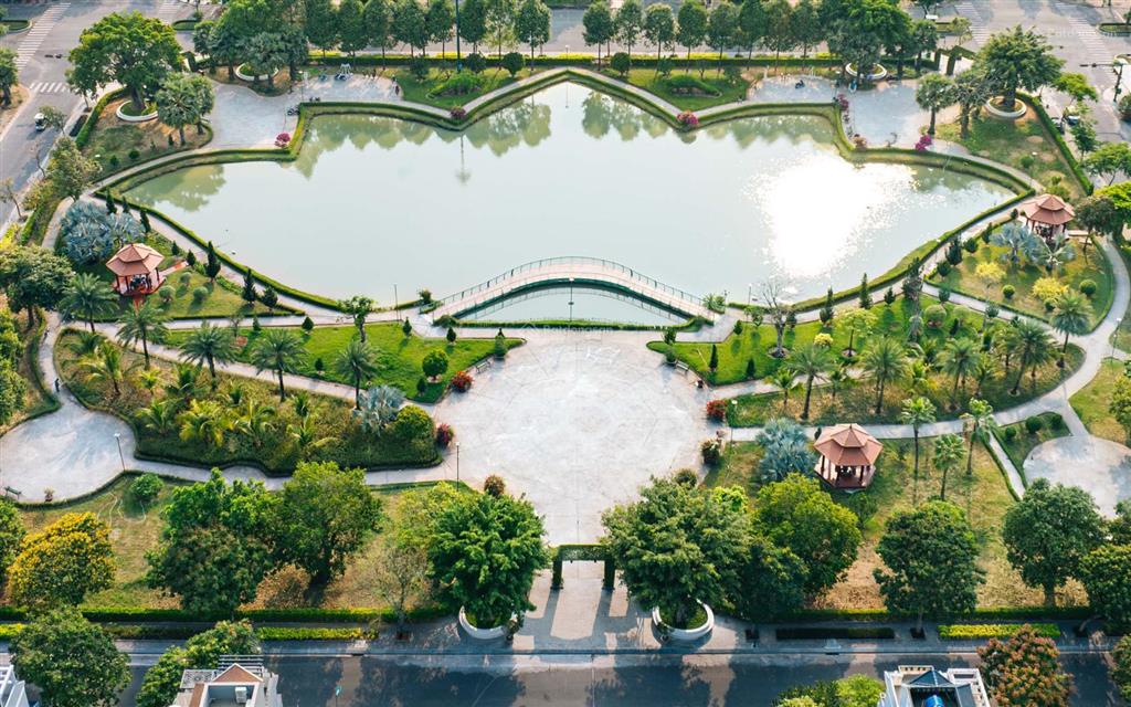 Chỉ 30 phút từ quận 1 để trở về biệt thự 500m2 the royal