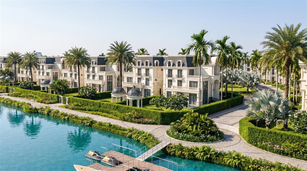 Chỉ 30 phút từ quận 1 để trở về biệt thự 500m2 the royal
