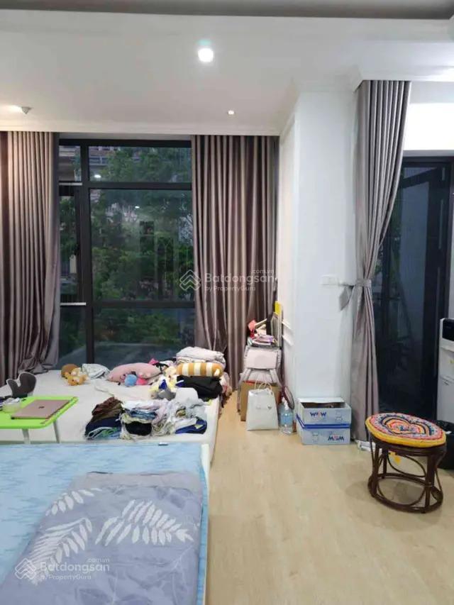 Cần bán nhà đường cầu giấy, dt 63 m2, 5 tầng, lô góc, kinh doanh, giá nhỉnh 22 tỷ.