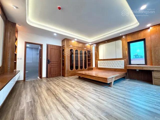 Cần bán nhà đường cầu giấy, dt 46 m², 8 tầng, ô tô, kinh doanh, lô góc, giá nhỉnh 22 tỷ.