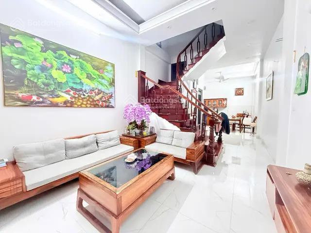Bán nhà phố trần thái tông, dt 60 m2, 3 tầng, mt 4 m, full nội thất, giá 21 tỷ.