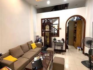 Cần bán nhà phố trần quốc hoàn, dt 60 m2, 5 tầng, ô tô, vỉa hè, kinh doanh, gía 22 tỷ.
