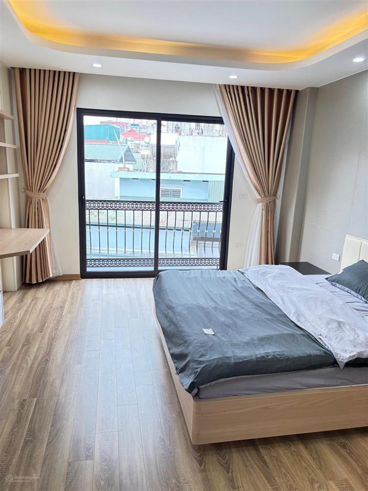 Bán nhà phố trung kính, dt 47 m2, 7 tầng, ô tô, thang máy, full nội thất, giá nhỉnh 17 tỷ.