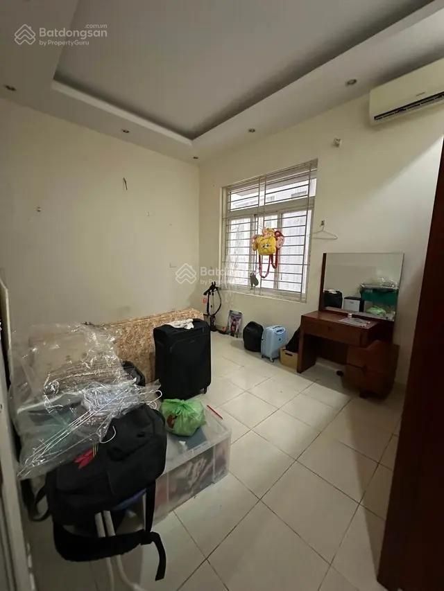Bán nhà phố nguyễn văn huyên, dt 65 m2, 5 tầng, mặt tiền 4.1 m, kinh doanh, giá 21 tỷ.