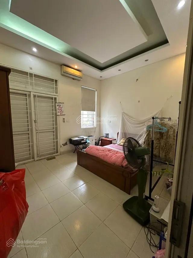 Bán nhà phố nguyễn văn huyên, dt 65 m2, 5 tầng, mặt tiền 4.1 m, kinh doanh, giá 21 tỷ.