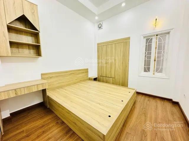 Nhà đẹp đường nguyễn khánh toàn, dt 47 m2, 4 tầng, lô góc, ô tô đỗ, giá 14,9 tỷ.