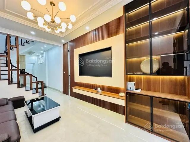 Nhà đẹp đường nguyễn khánh toàn, dt 47 m2, 4 tầng, lô góc, ô tô đỗ, giá 14,9 tỷ.
