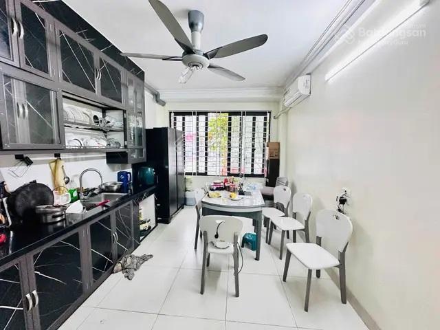 Bán nhà phố đội cấn ba đình, dt 30m2, 5 tầng, ô tô tránh, kinh doanh, giá 17 tỷ