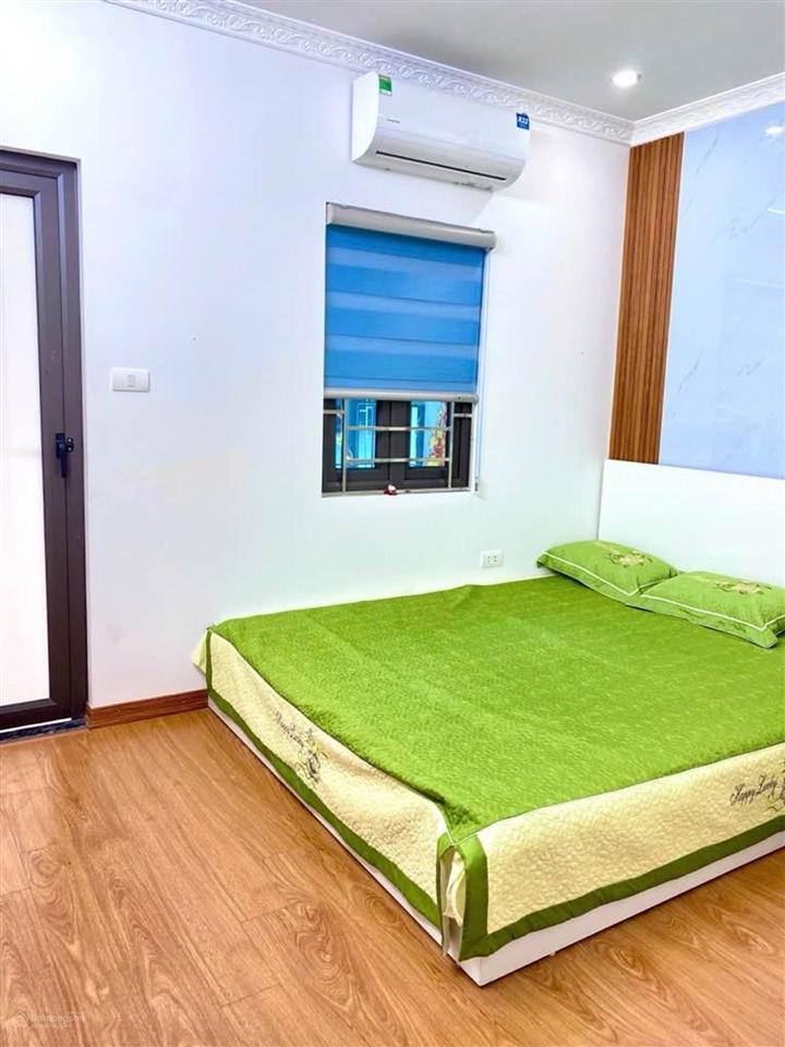 Bán nhà phố trung kính, dt 40 m2, 4 tầng, ô tô, kinh doanh, giá nhỉnh 20 tỷ.