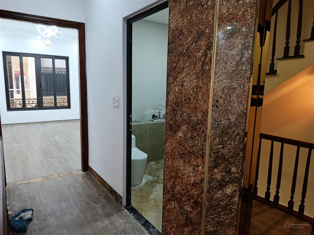 Nhà đẹp phố văn cao, dt 55 m2, 6 tầng, mt 4.3 m, nhà mới, thang máy, giá nhỉnh 19 tỷ.