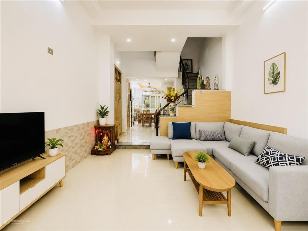 Khu vip phân lô  hxh  4 tầng(4pn)  68m2  giáp q. 1  vpcc số 6  chỉ 183/trm2  chỉ 12.5t