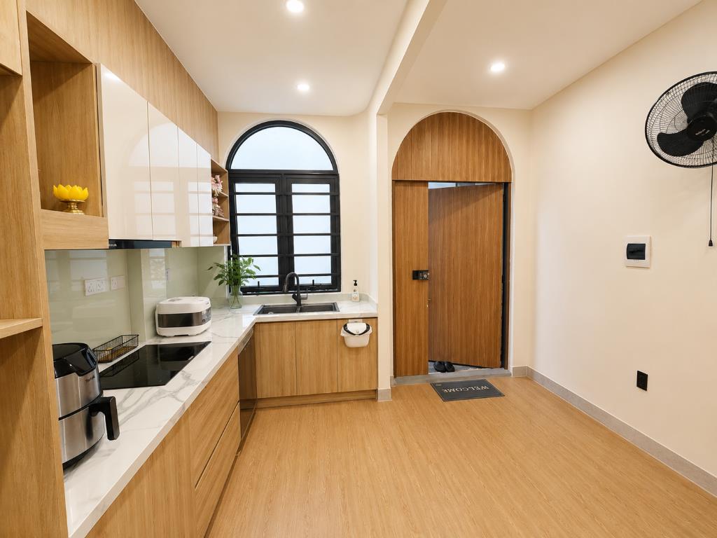 [Hải Châu - Ngay Sông Hàn, Cầu Rồng] Nhỉnh nhẹ 4 tỷ Nhà phố 2 tầng xây mới, Kiệt ô tô quay đầu!