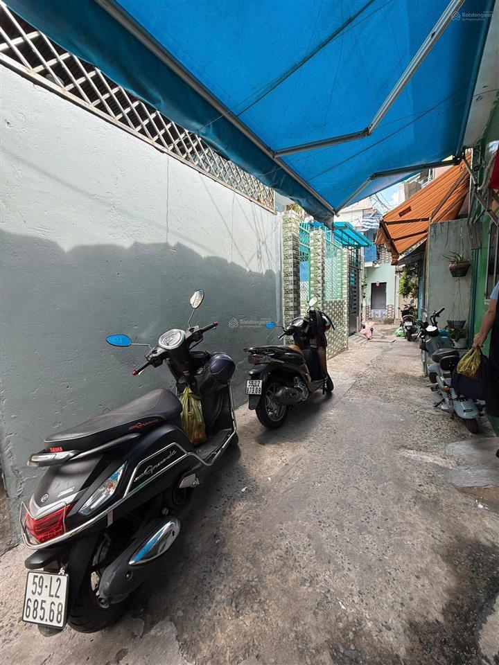 Quận 8, ngay công viên hưng phú  dt 54m2 ngang 3.6m, ko quy hoạch