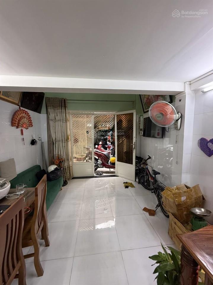 Sư vạn hạnh quận 10, ngay vạn hạnh mall, 3 tầng 3pn, trước nhà 3m. giá chốt 4.5 tỷ