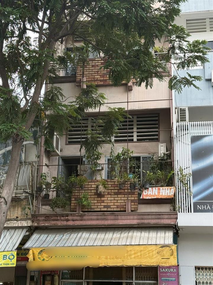 Mặt tiền thuận kiều ngay chợ rẫy, làng nhà thuốc, dt 61m2 ngang 4,5m, 5 tầng