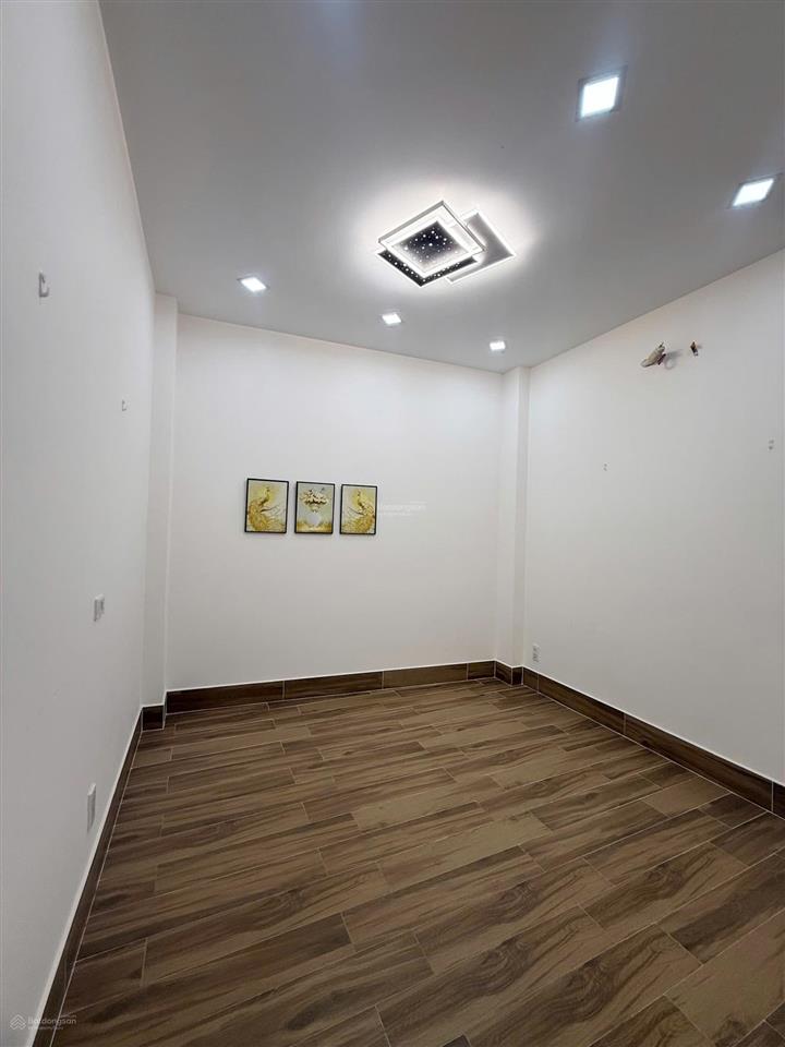 Hạ 1,4 tỷ  dương bá trạc quận 8, cách q1 800m  hẻm 5m dt 46m2 4 tầng