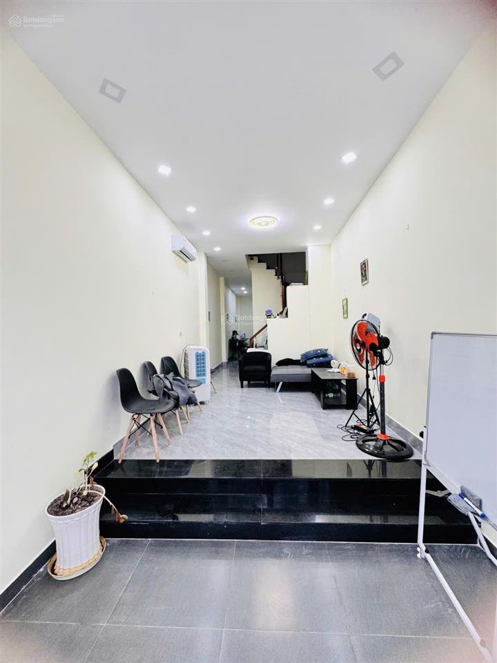 Hạ 1,4 tỷ  dương bá trạc quận 8, cách q1 800m  hẻm 5m dt 46m2 4 tầng