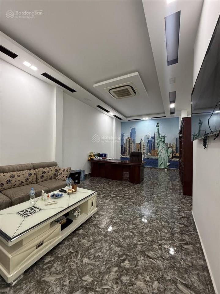 Mặt tiền kinh doanh, trước nhà 10m, dt 185m2, nguyễn trãi quận 1