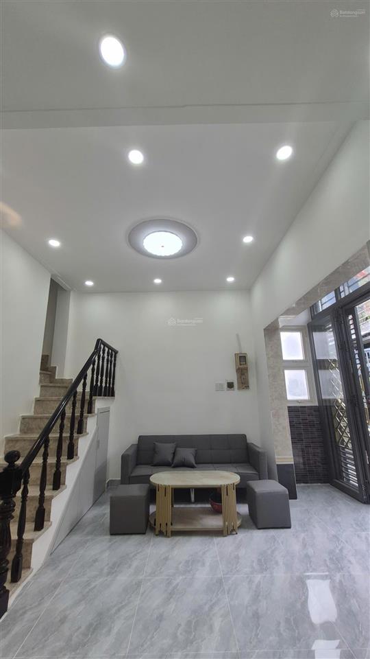 Phường chánh hưng, quận 8, gần cầu phạm hùng sát q5, dt 42m2 3 tầng 3pn